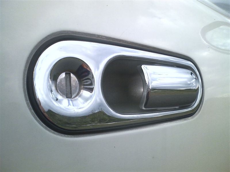 NA-roadster-doorknob